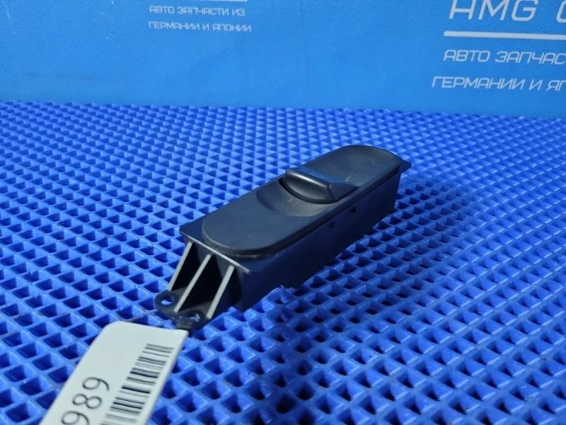 Кнопка стеклоподъемника Mercedes-Benz Viano 2013 A6395451413 W639 M272978, передняя левая