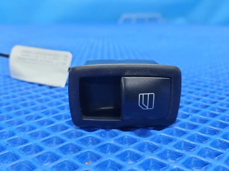 Кнопка стеклоподъемника Mercedes-Benz R-Class 2006 A2518200510 W251 М272967, задняя правая