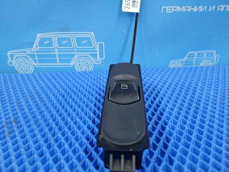 Кнопка стеклоподъемника Mercedes-Benz Viano 2013 A6395451413 W639 M272978, передняя левая