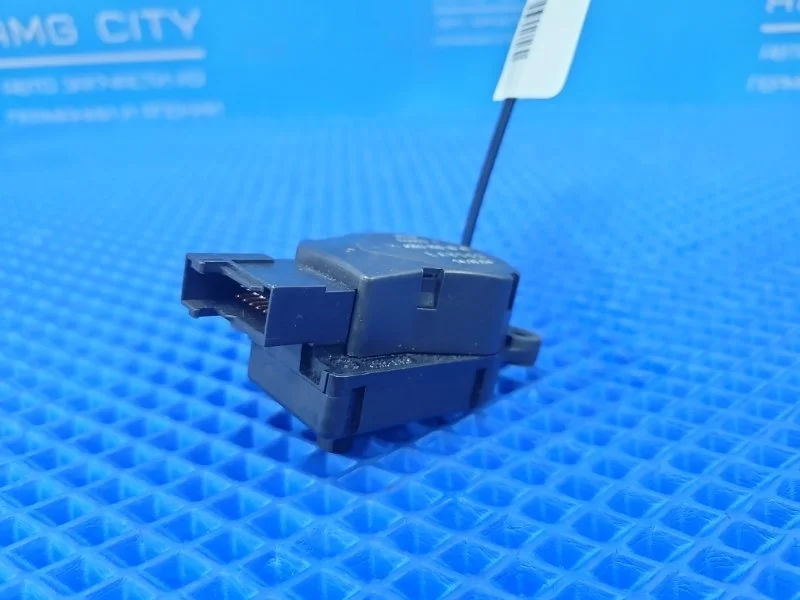 Сервопривод заслонок печки Mercedes-Benz E-Class 2003 A2038201642 W211 М112949