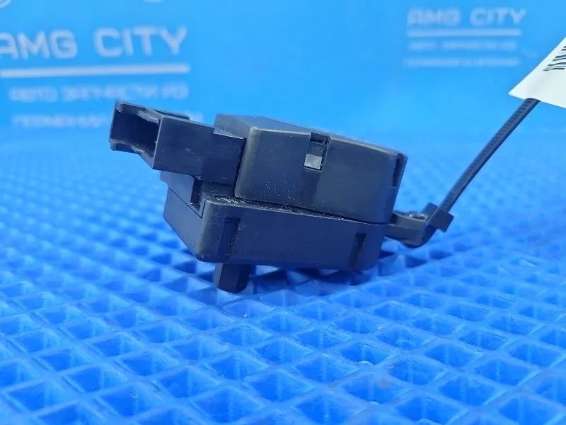 Сервопривод заслонок печки Mercedes-Benz E-Class 2003 A2038201642 W211 М112949