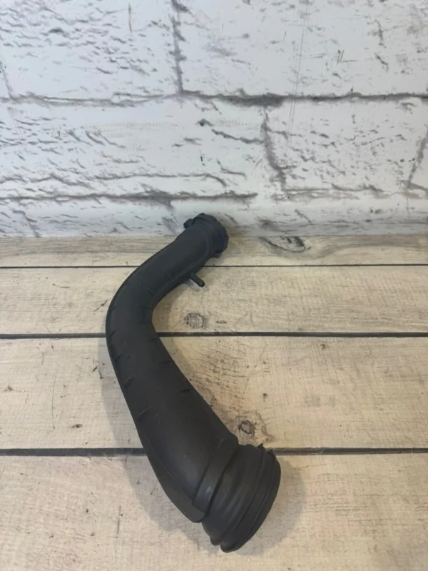 Патрубок охлаждения VW Tiguan 1 2010