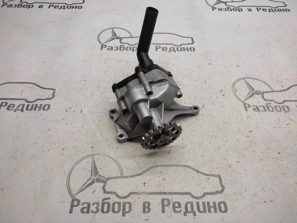 Насос масляный Mercedes-Benz