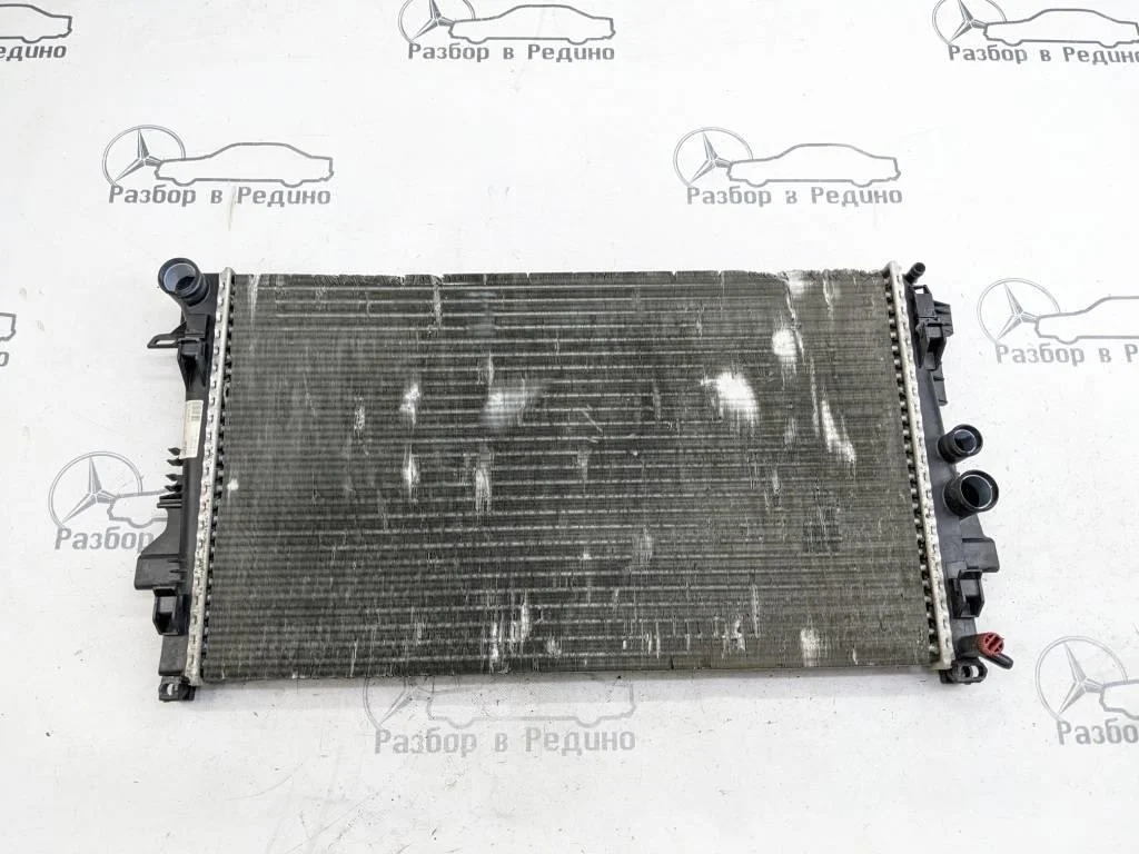 Радиатор Mercedes-Benz