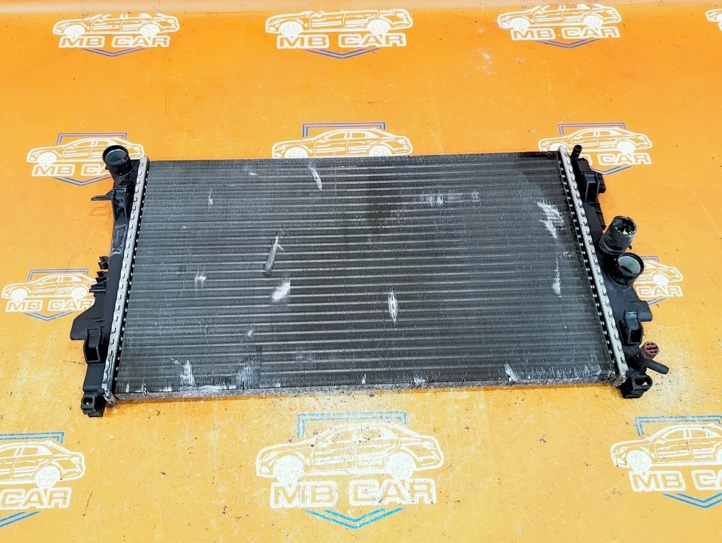 Радиатор Mercedes-Benz