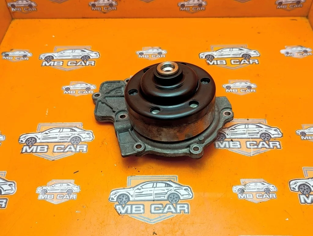 Помпа Mercedes-Benz