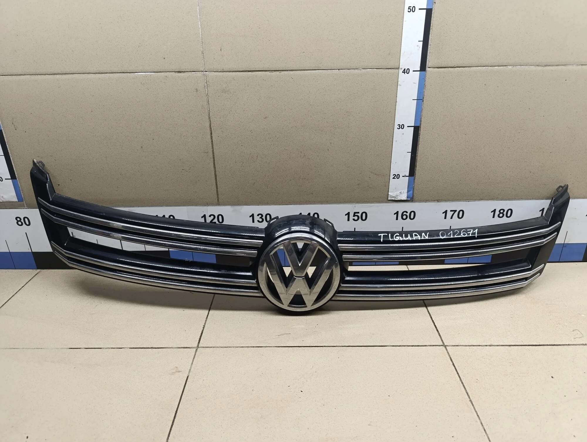Решетка радиатора Tiguan 2011-2016