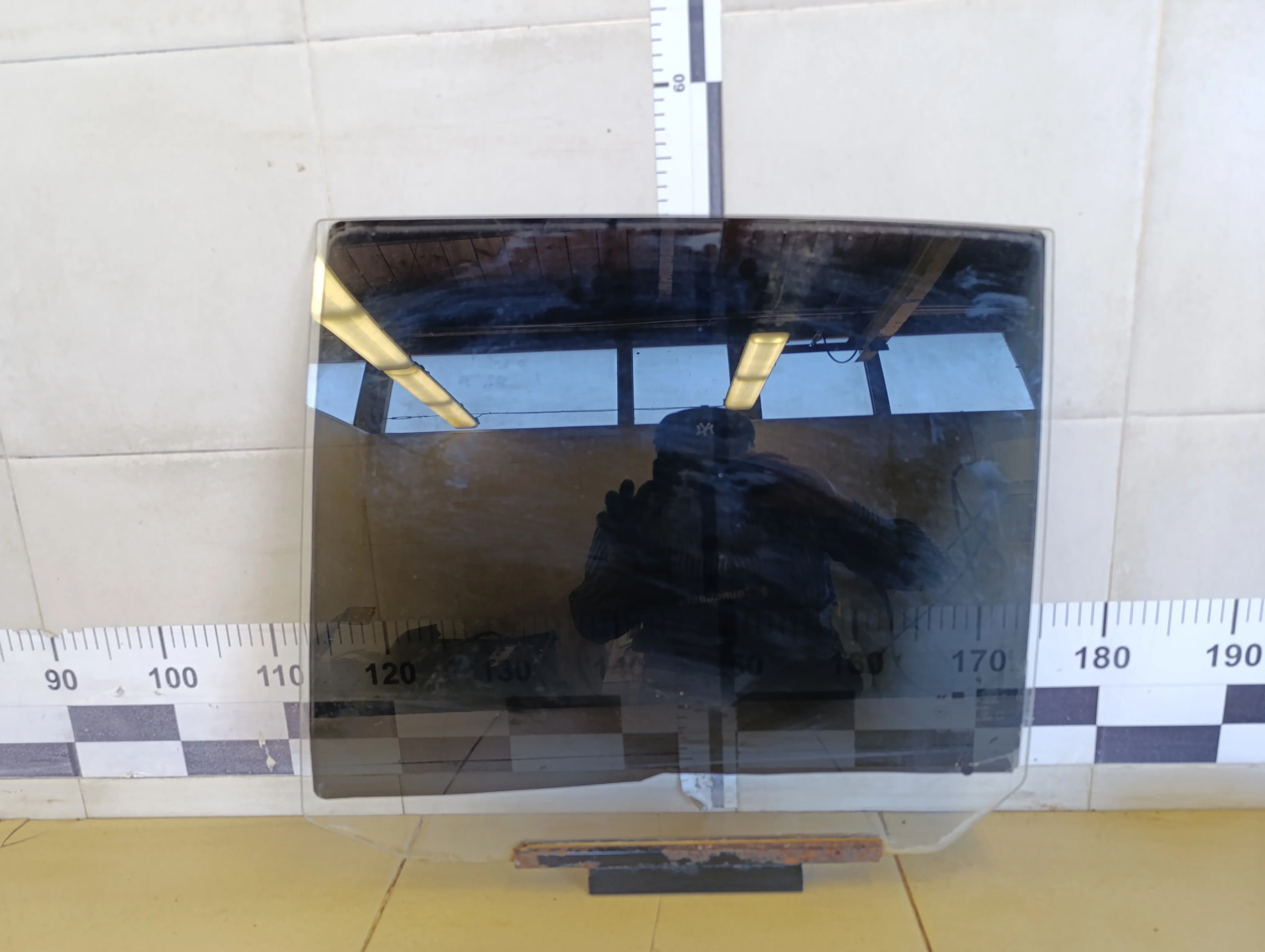 Стекло двери задней левой Getz 2002-2010