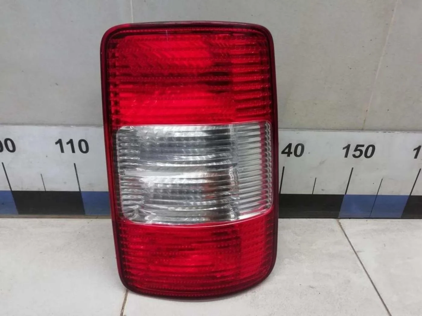 Фонарь задний правый Caddy III 2004-2016