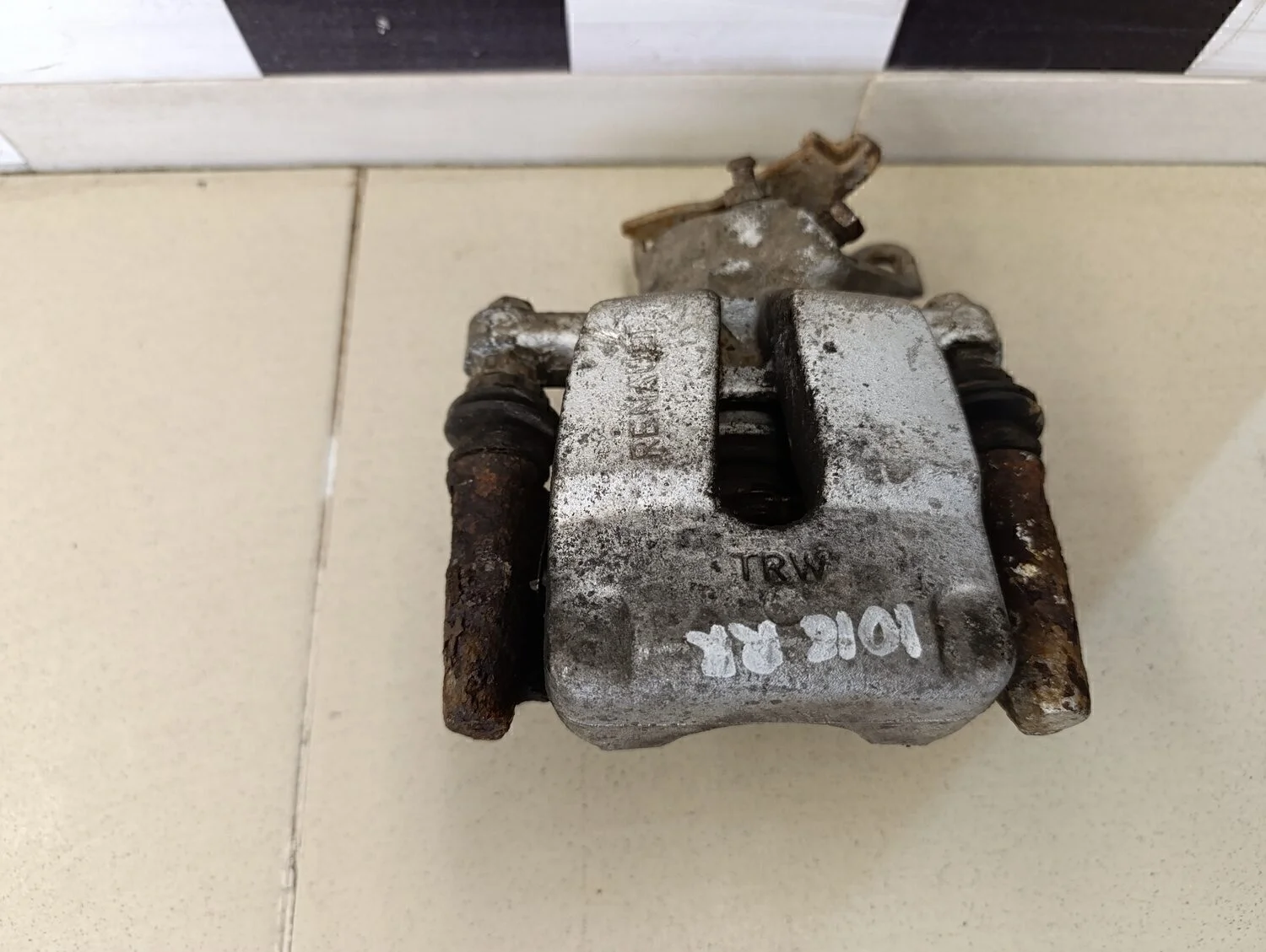 Суппорт задний правый Megane II 2002-2009