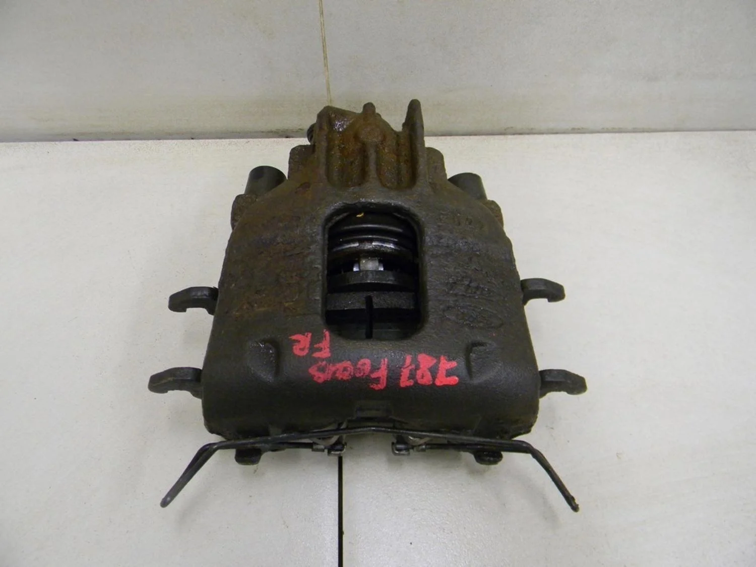 Суппорт передний правый Focus I 1998-2004