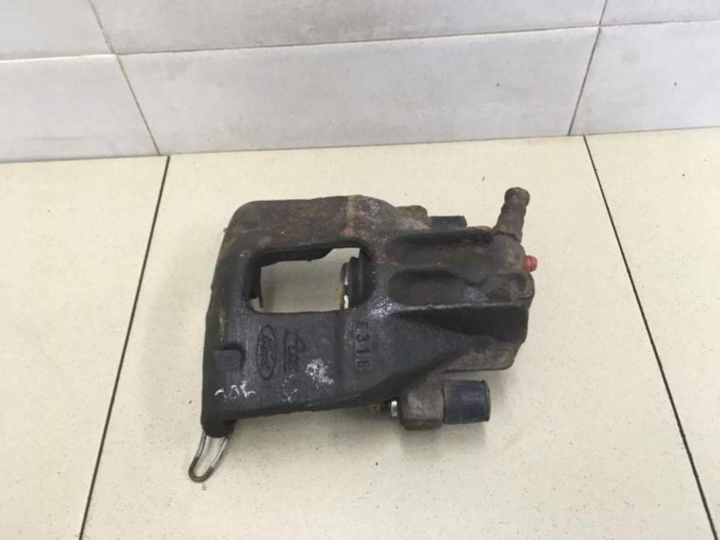 Суппорт передний правый Focus I 1998-2004