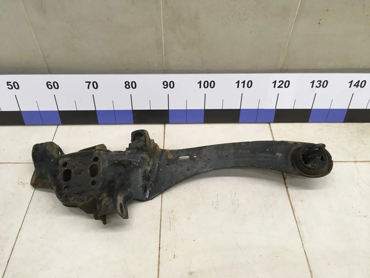 Рычаг задний продольный левый Focus I 1998-2004