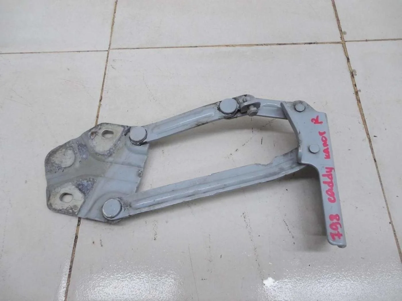 Петля капота правая Touran 2003-2010