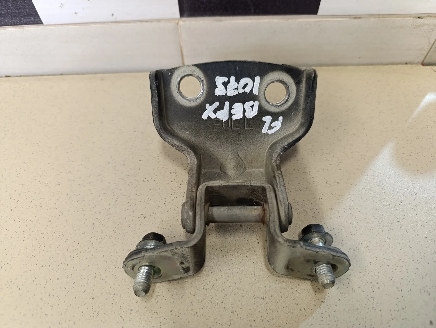 Петля двери передней Aveo (T200) 2003-2008