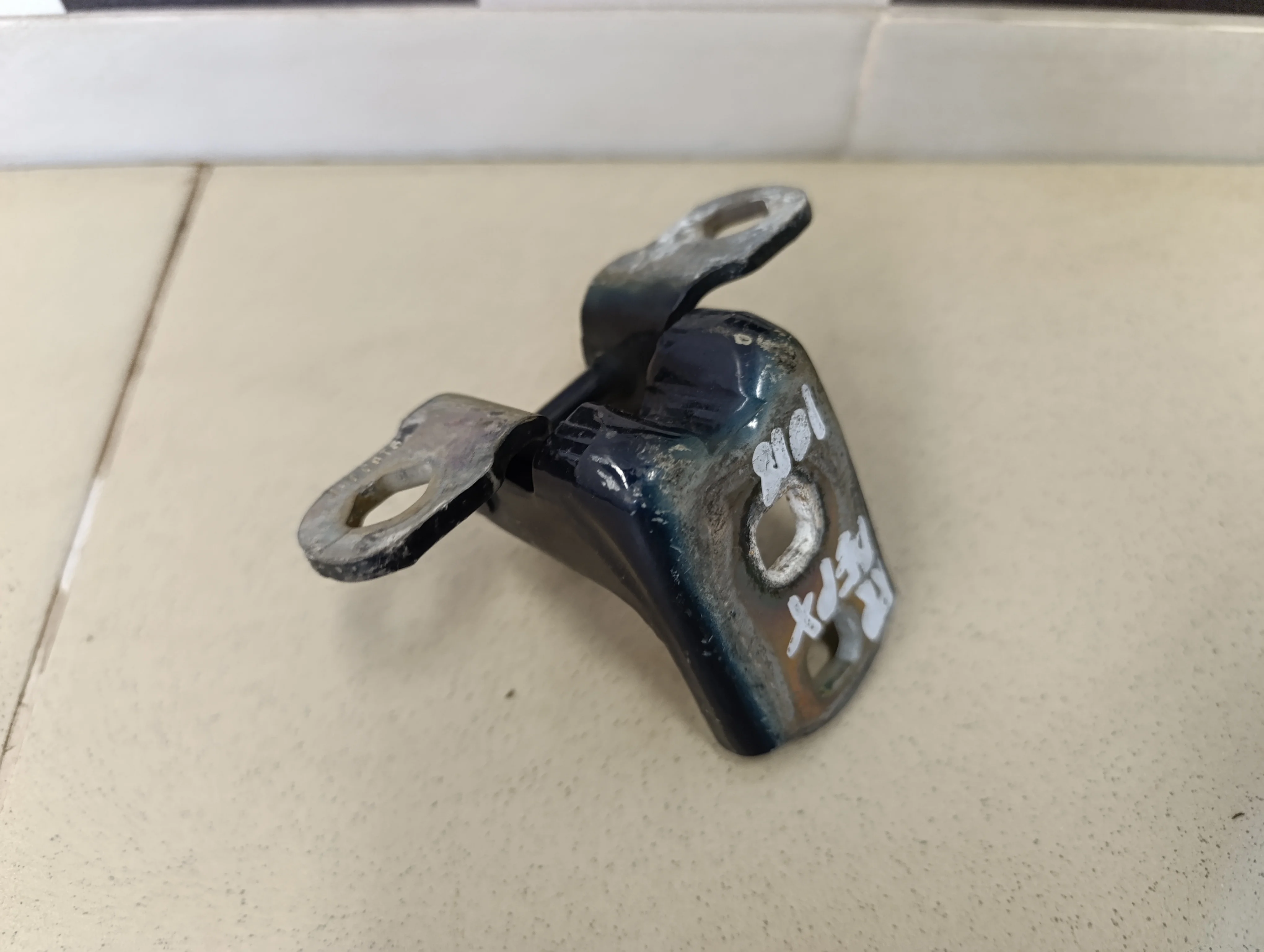 Петля двери задней правой верхняя Megane II 2002-2009