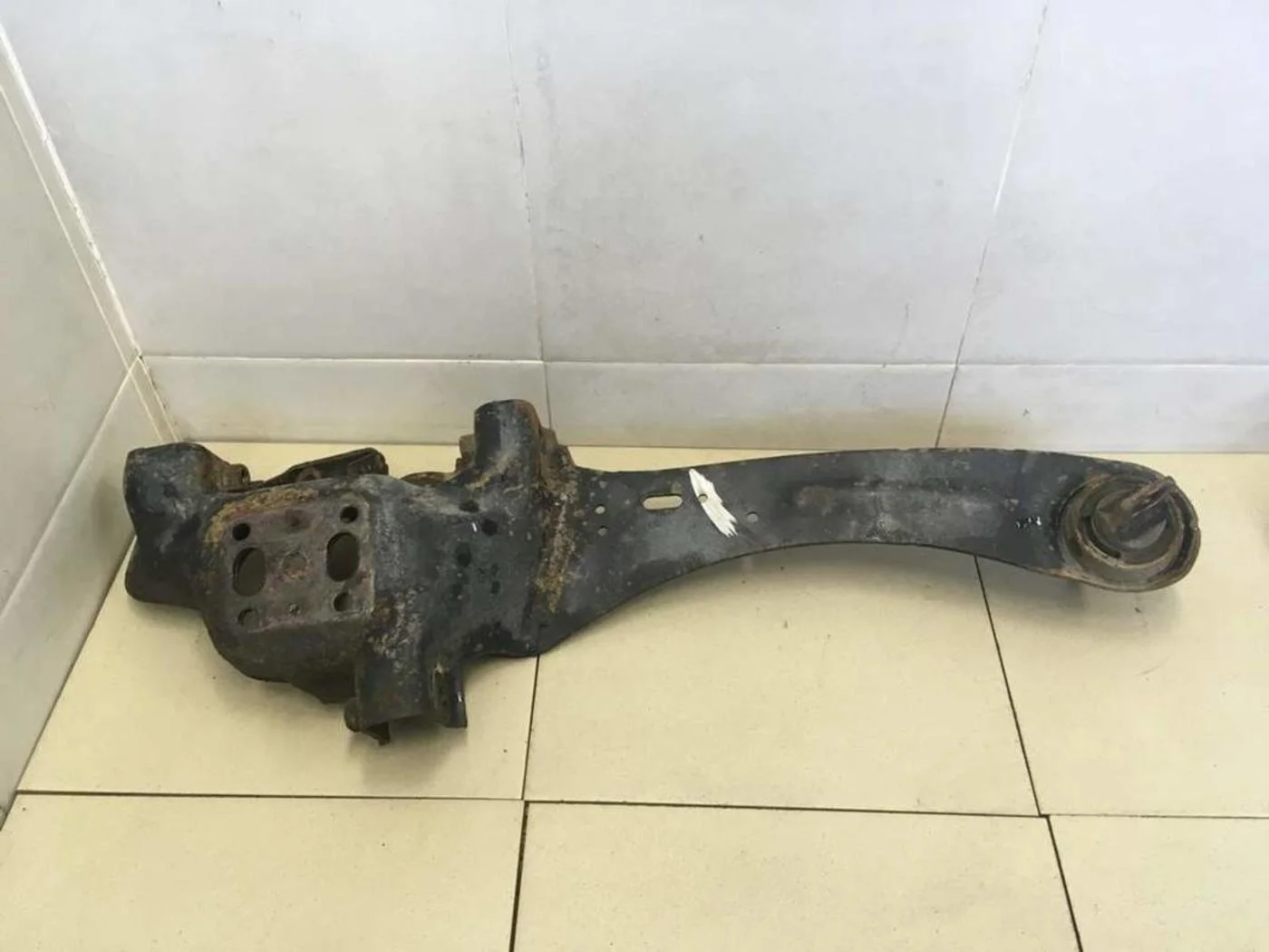 Рычаг задний продольный левый Focus I 1998-2004