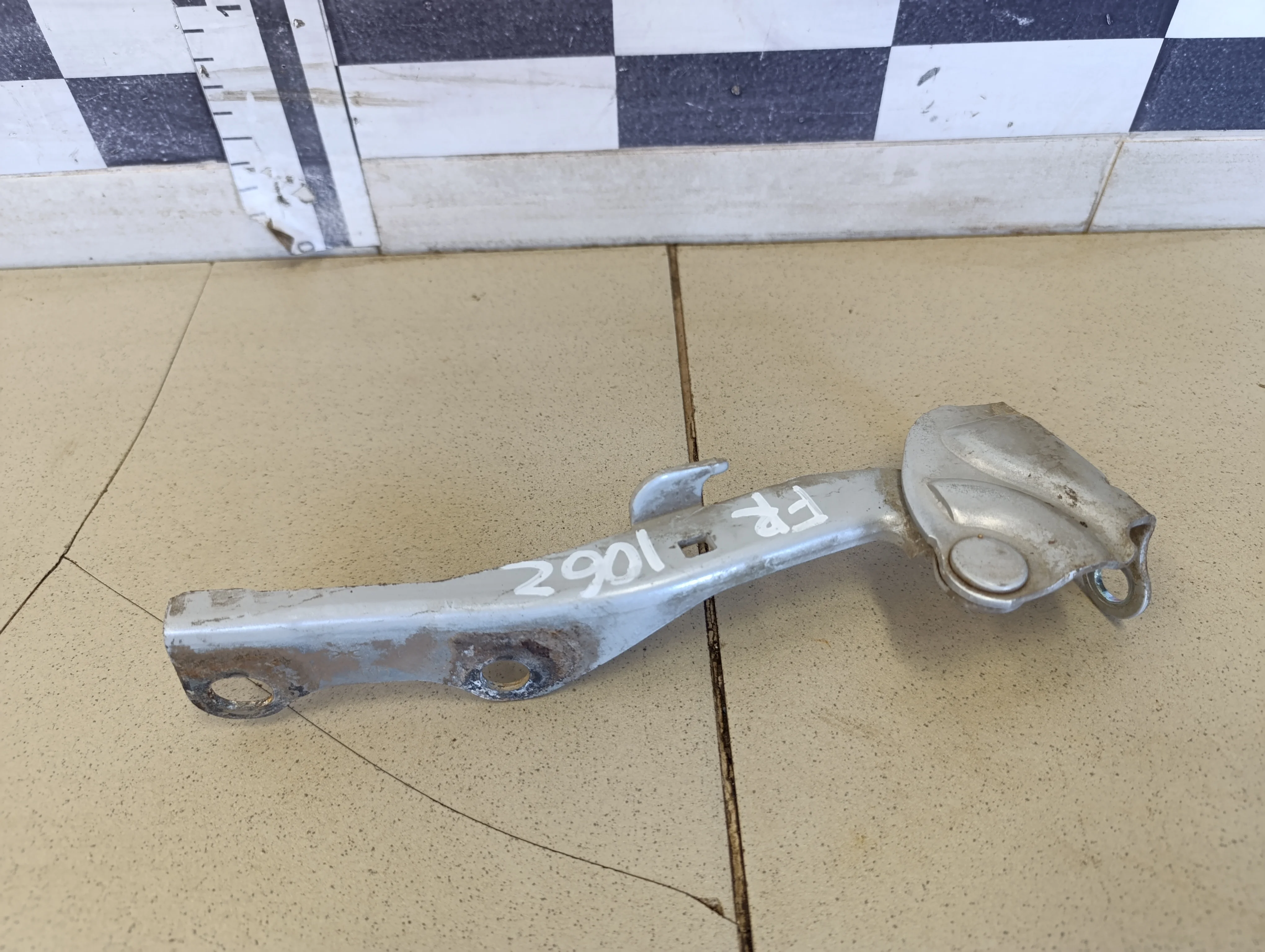 Петля капота правая Getz 2002-2010