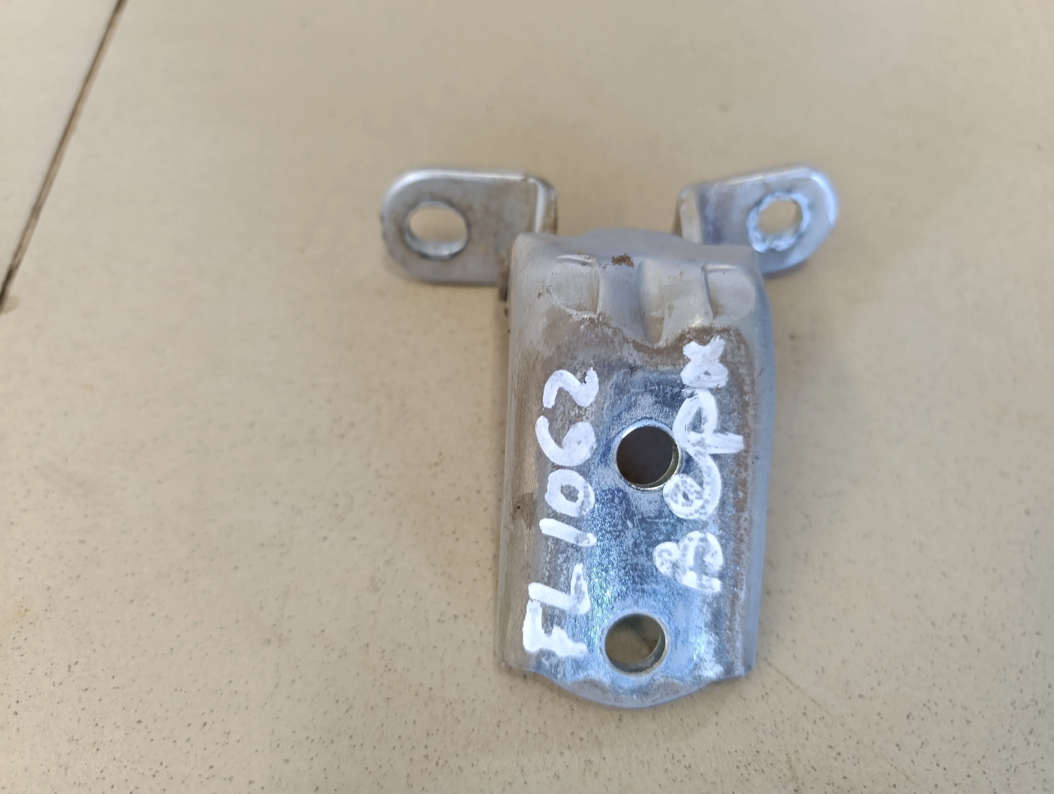 Петля двери передней левой верхняя Getz 2002-2010