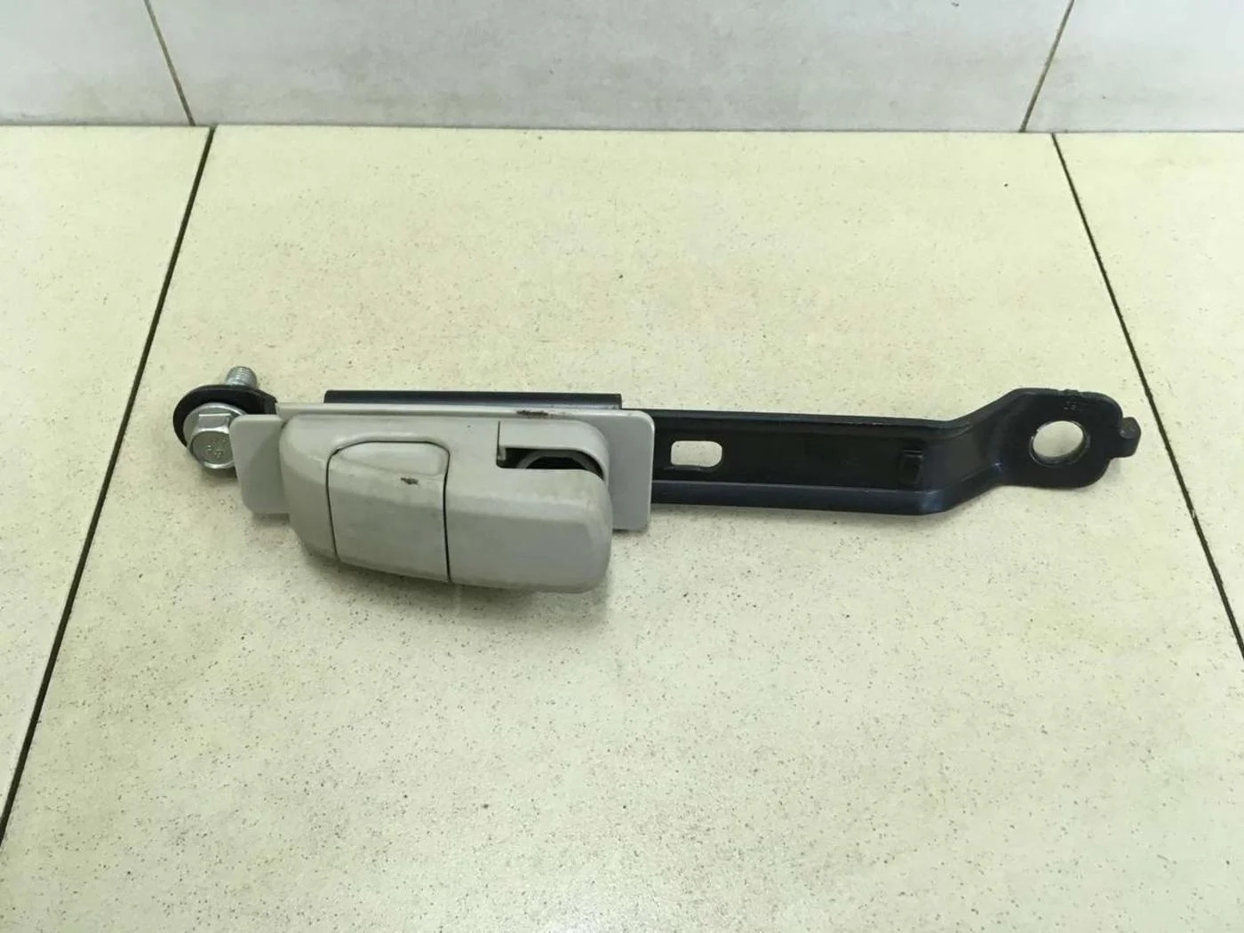 Механизм регулировки ремня безопасности FX (S50) 2003-2007