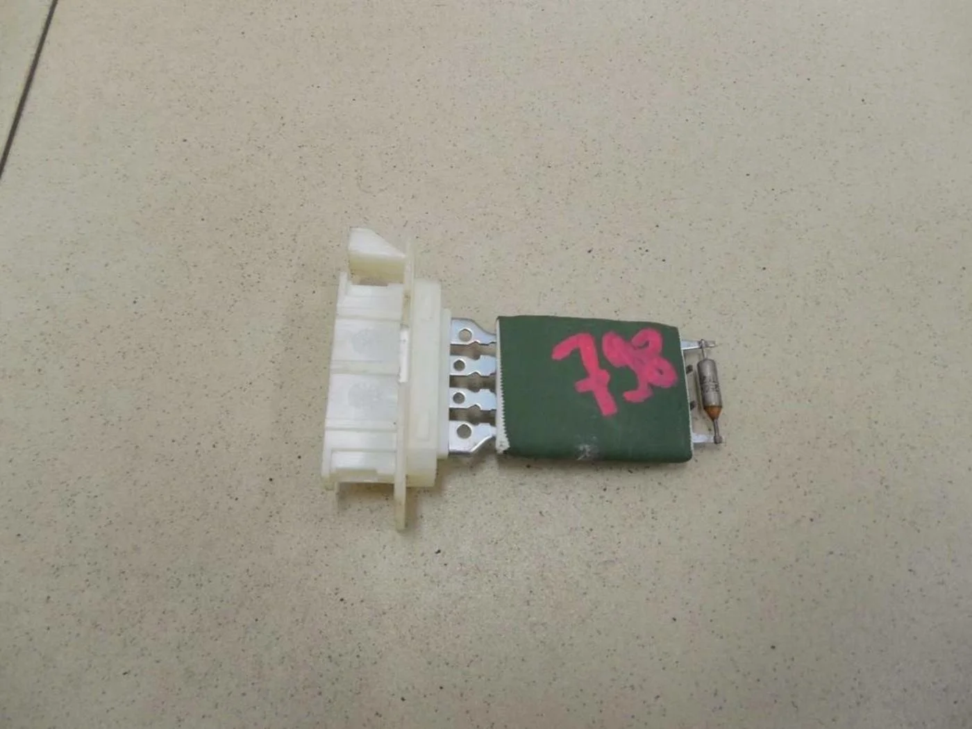 Резистор отопителя Passat [B6] 2005-2010