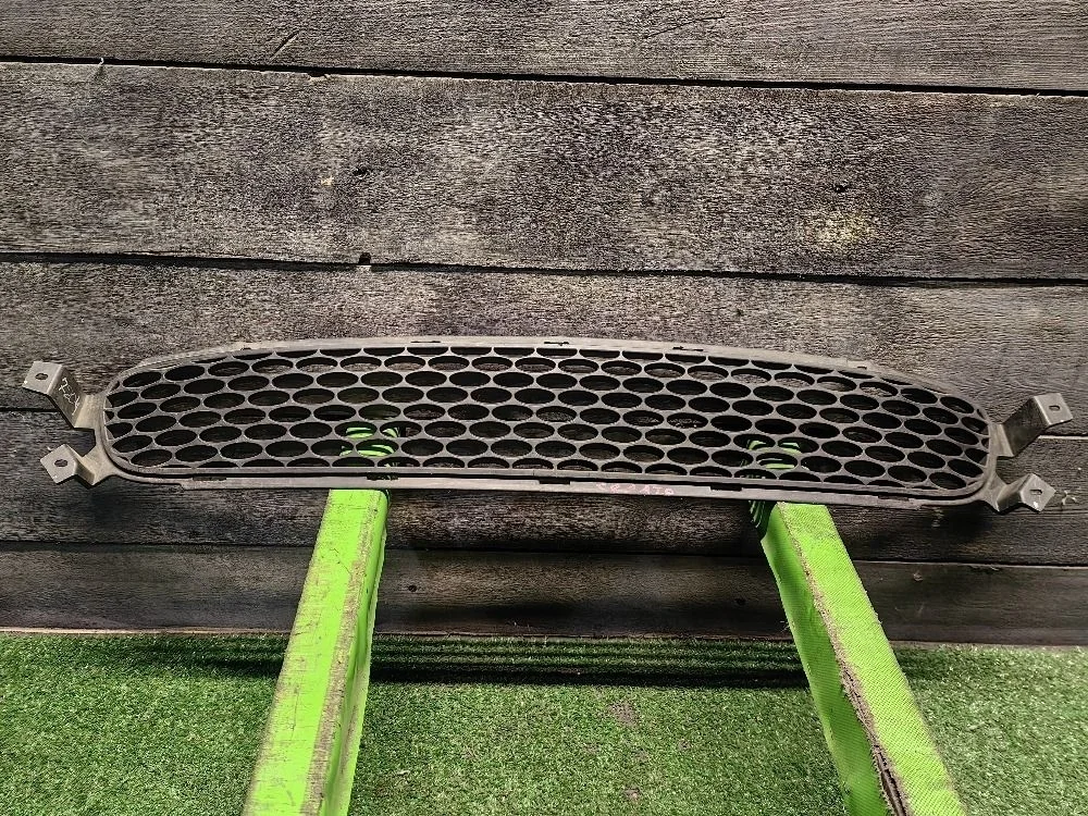 Решетка бампера передняя Kia Cerato I