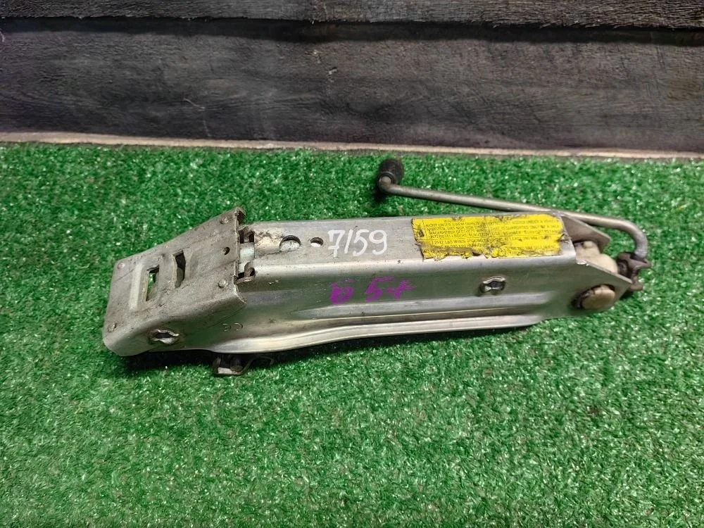 Домкрат Volkswagen Passat B5+