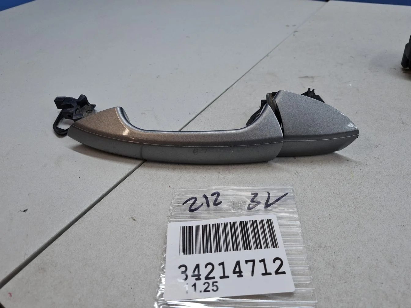 Ручка двери нaружная левая для Mercedes E-klasse W212 2009-2016