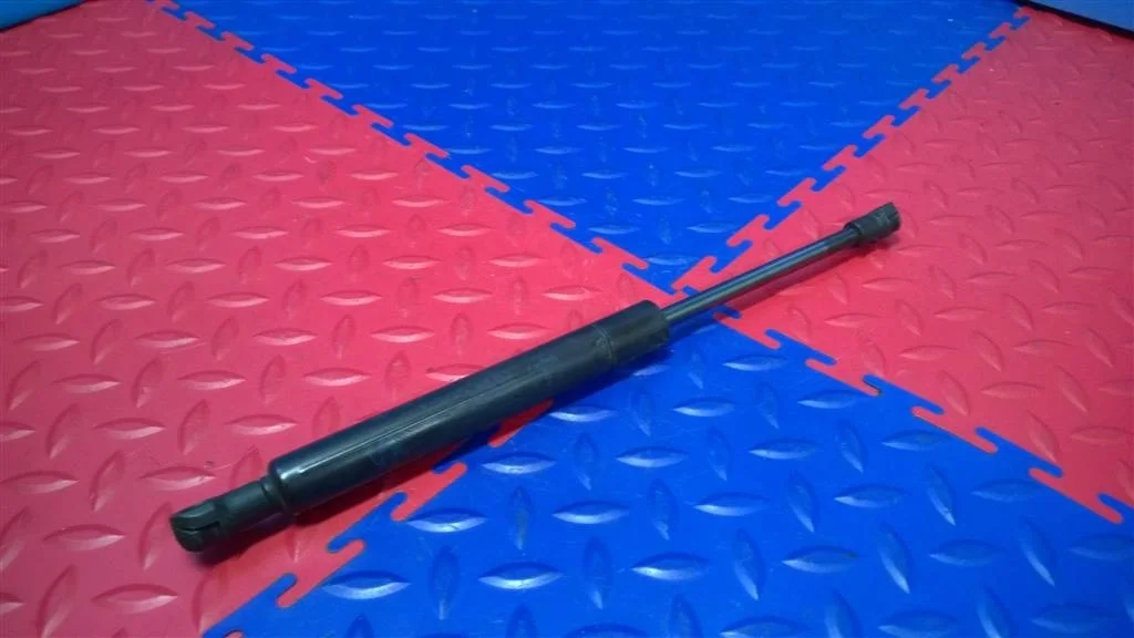 амортизатор капота BMW X5 E53  M54B30 231 лс 3.0i