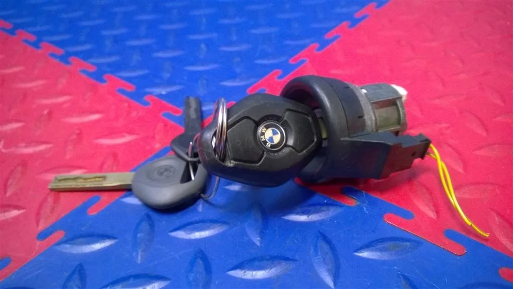 замок зажигания BMW X5 E53  M54B30 231 лс 3.0i