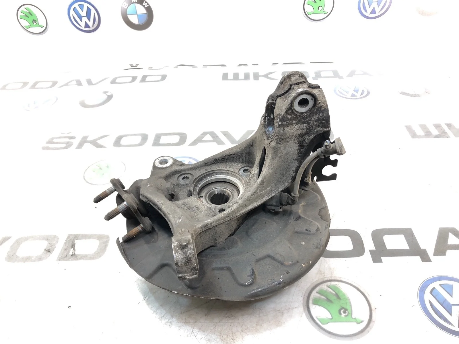 Кулак поворотный Skoda Superb 2016 5Q0407254A 3 (3V) 2.0 CRLB, передний правый