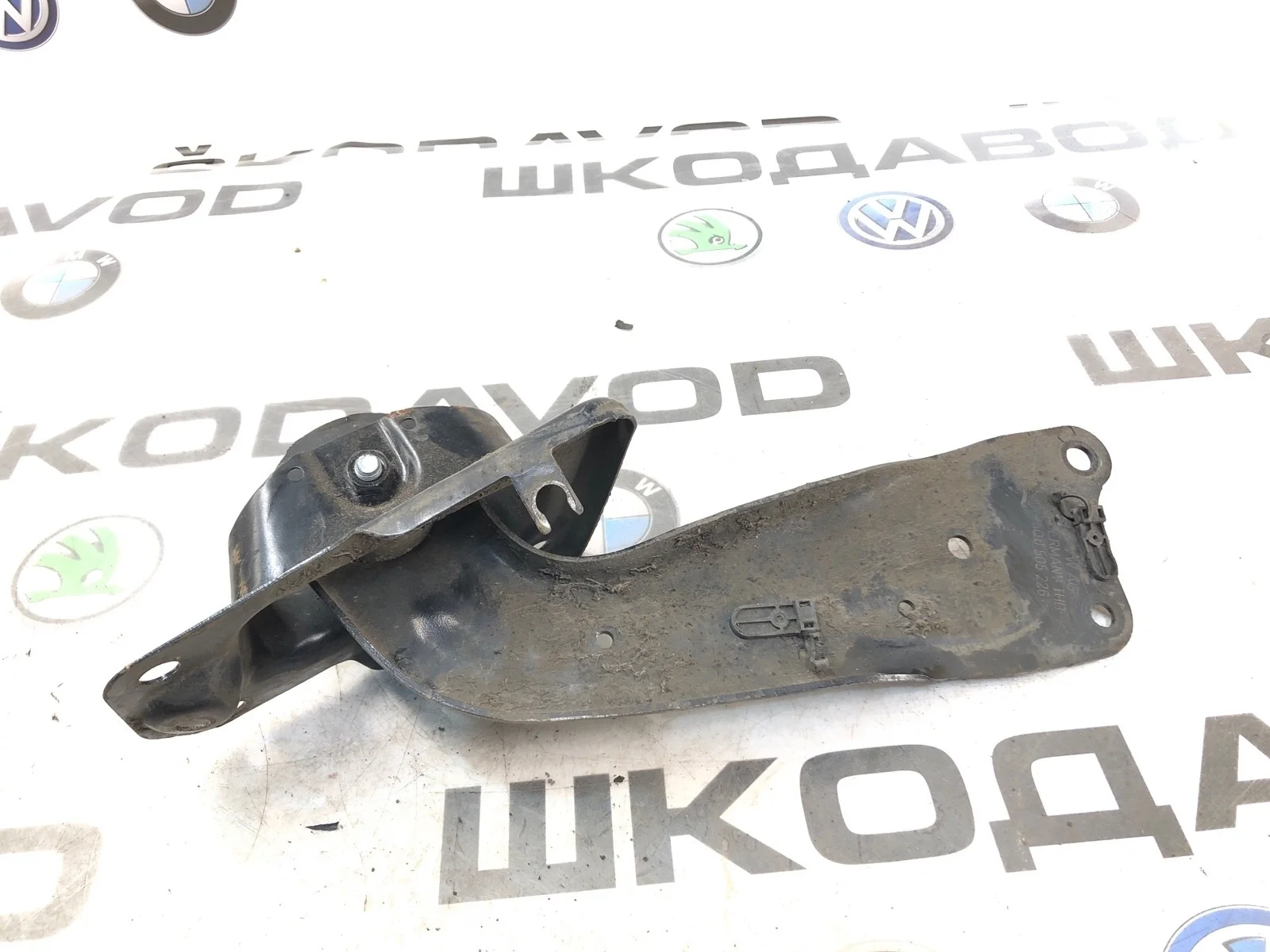 Рычаг продольный Skoda Superb 2016 5Q0505224D 3 (3V) 2.0 CRLB, задний правый