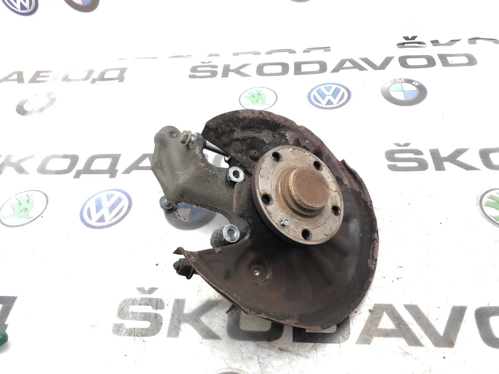 Кулак Skoda Superb 2016 3Q0505434F 3 (3V) 2.0 CRLB, задний правый