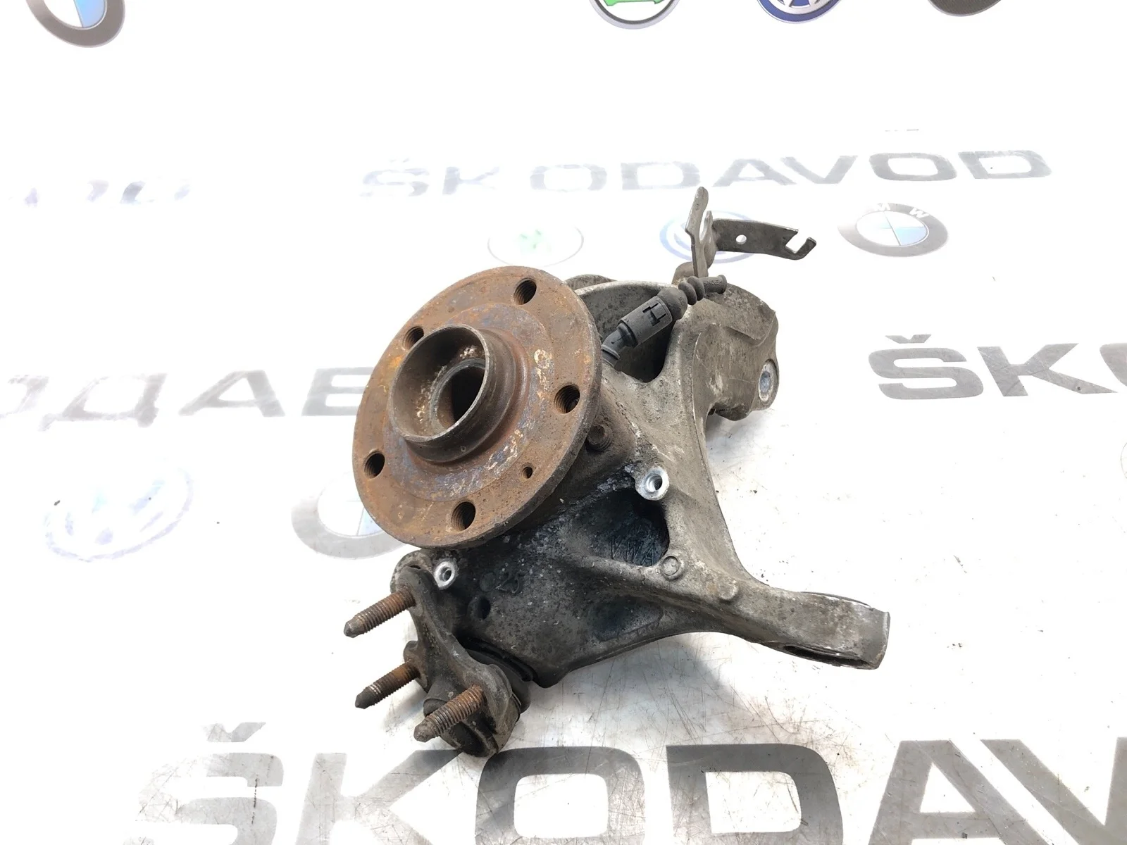 Кулак поворотный Skoda Octavia Rs 2014 5Q0407253A A7 (5E), передний левый