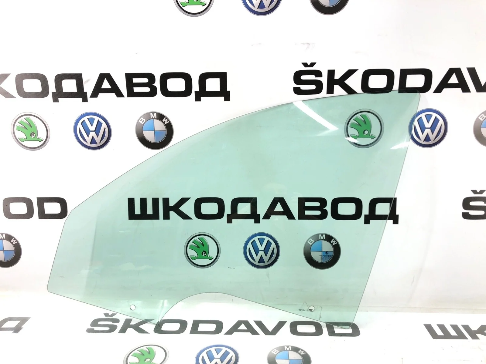 Стекло двери Skoda Octavia Scout 2011 1Z0845201A A5 (1Z) 2.0 CFHC, переднее левое