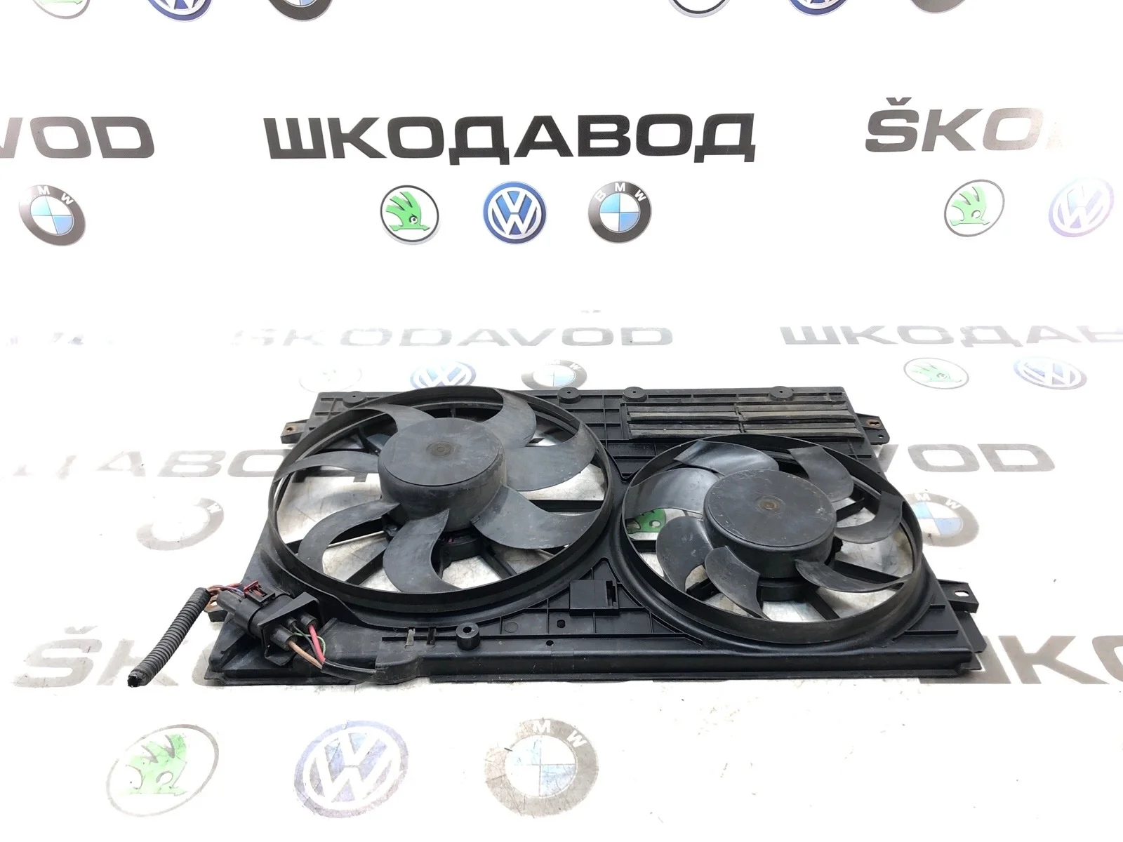 Вентилятор охлаждения Skoda Octavia Scout 2011 1K0121205AD A5 (1Z) 2.0 CFHC