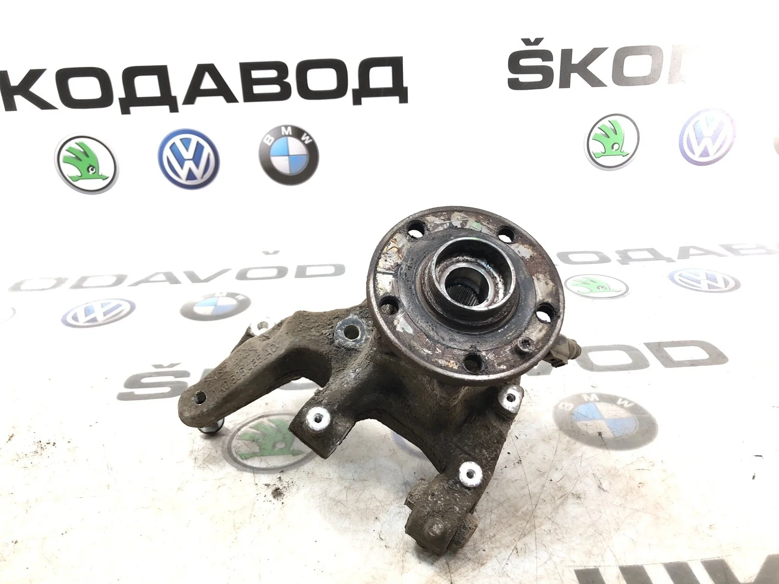 Кулак Skoda Octavia Scout 2011 1K0505433 A5 (1Z) 2.0 CFHC, задний левый