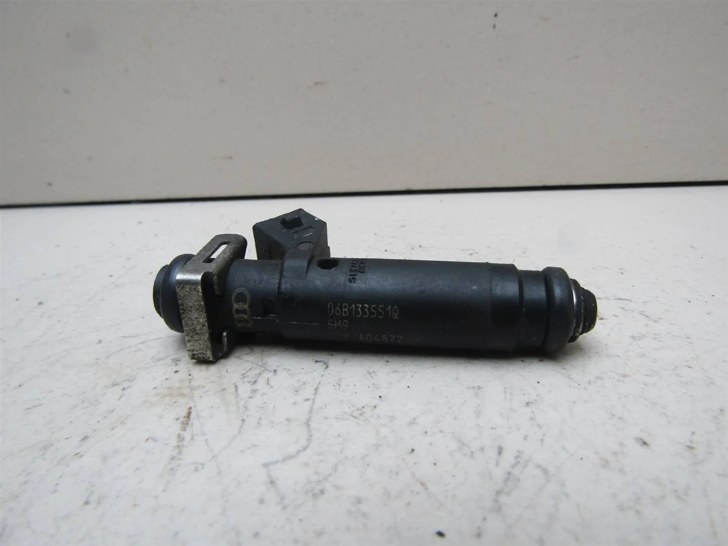 Форсунка инжекторная электрическая VW Passat (B5+) 2000-2005  [06B133551Q]  1.6 ALZ в Вологде