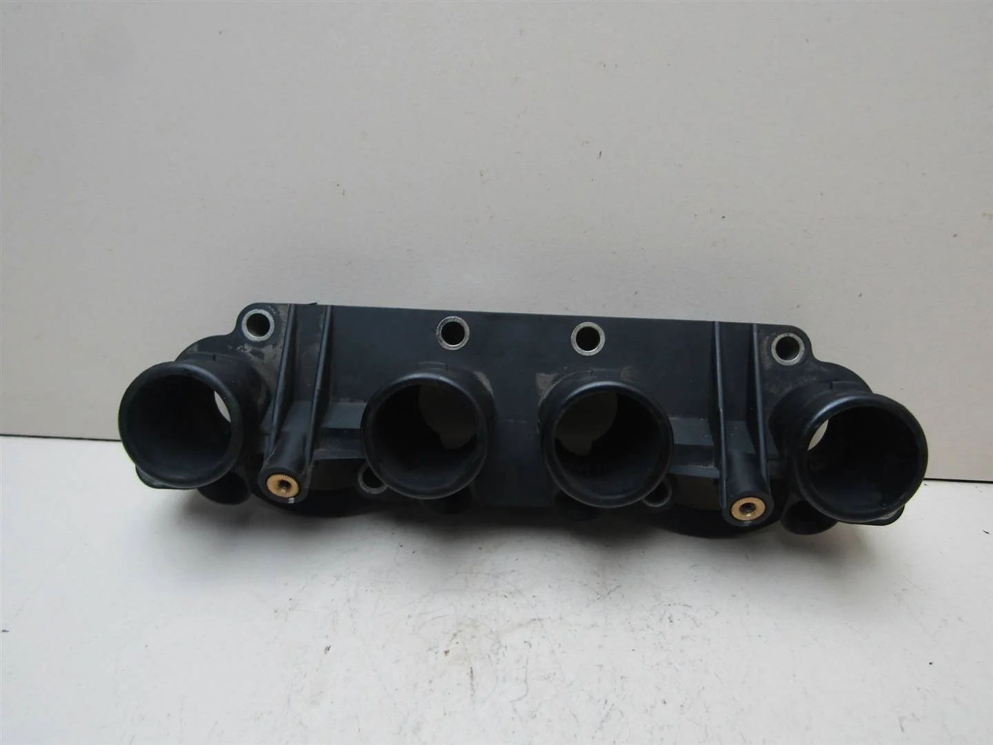 Коллектор впускной VW Passat (B5) 1996-2000  [06B133200D]  в Вологде