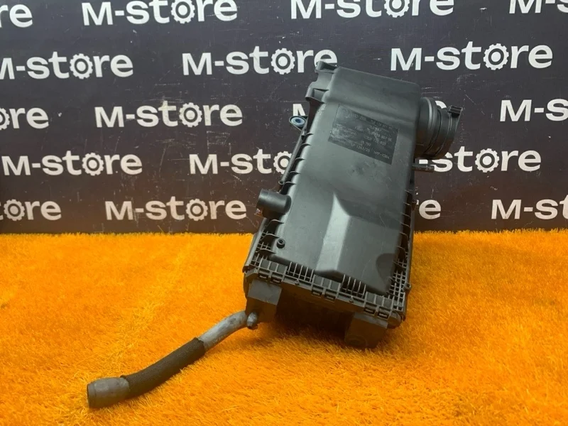 Корпус воздушного фильтра Audi Q7 2008 7L6129601AH 4LB BAR, правый