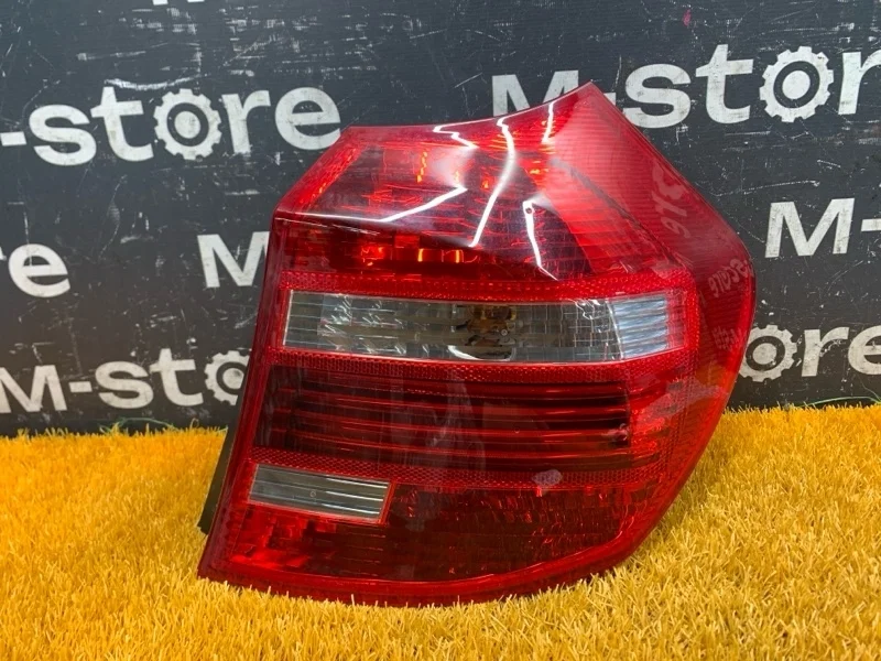 Фонарь задний Bmw 1-Series 2009 7181298 E87 N45B16A, правый