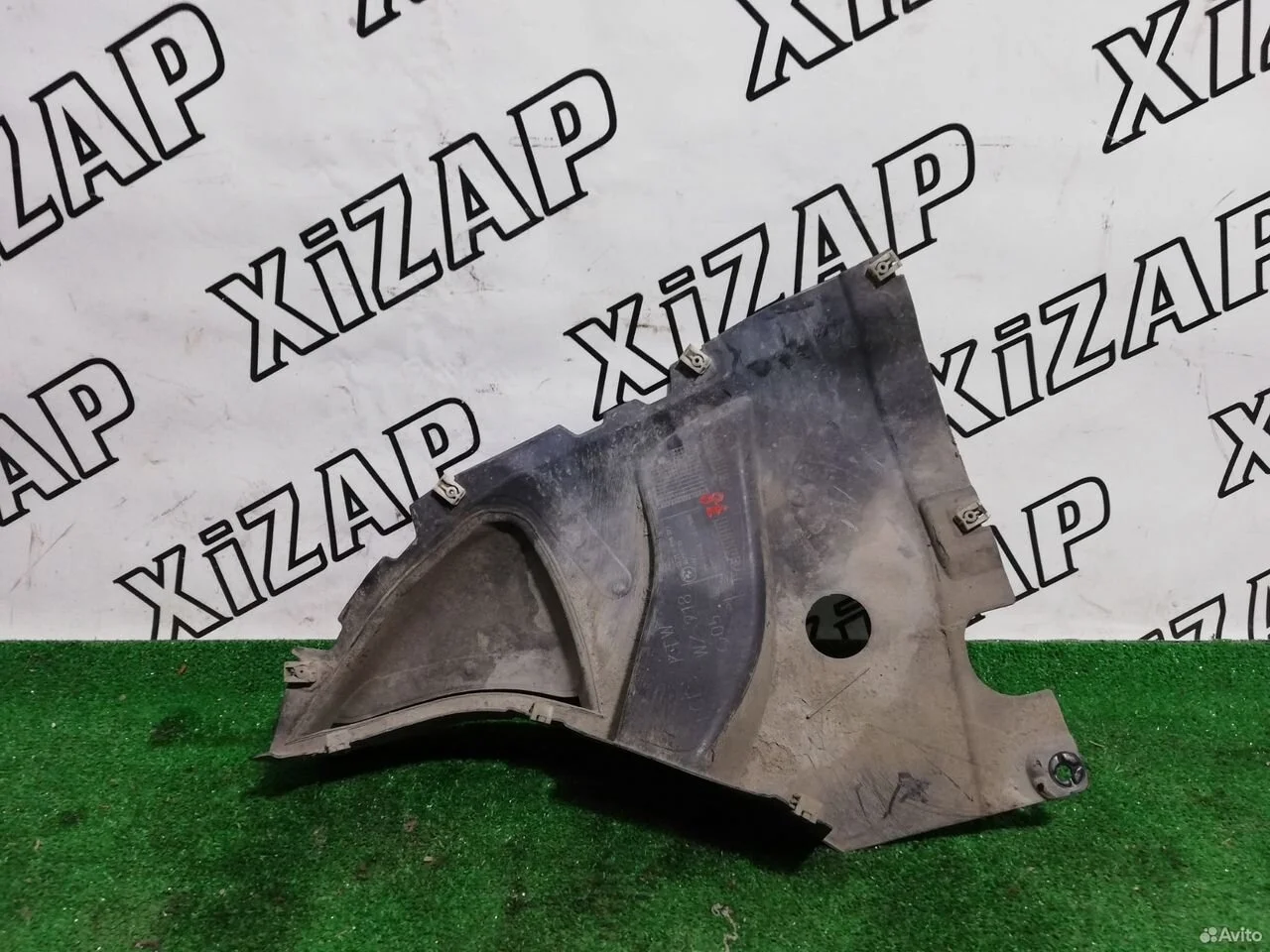 Кожух локер левый bw x5 g05