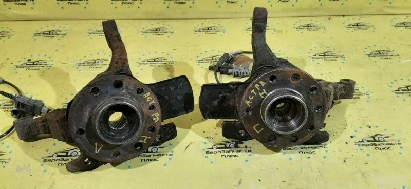 Кулак поворотный Opel Astra 13156041 H, передний