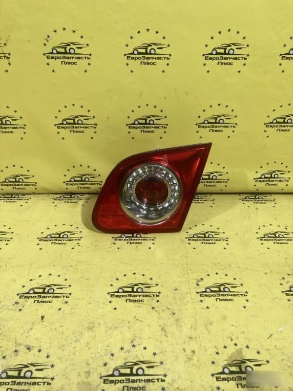 Фонарь внутренний Volkswagen Passat B6 3C5945094F, правый