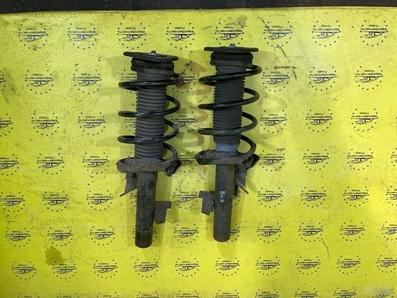 Стойка Ford Focus 2 1595291, передняя