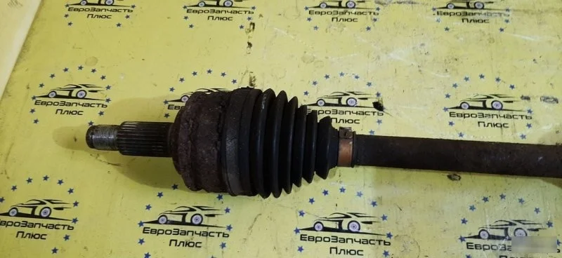 Привод Ford Focus 2 1687408 1.8, правый