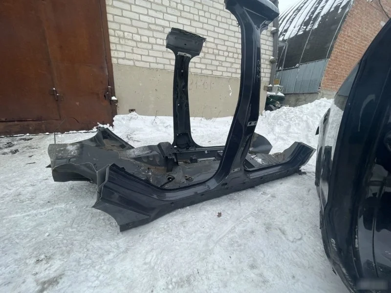 Порог Ford Focus 3 1742933, правый