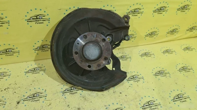 Поворотный кулак Skoda Octavia A5 1K0505435P 1Z, задний левый