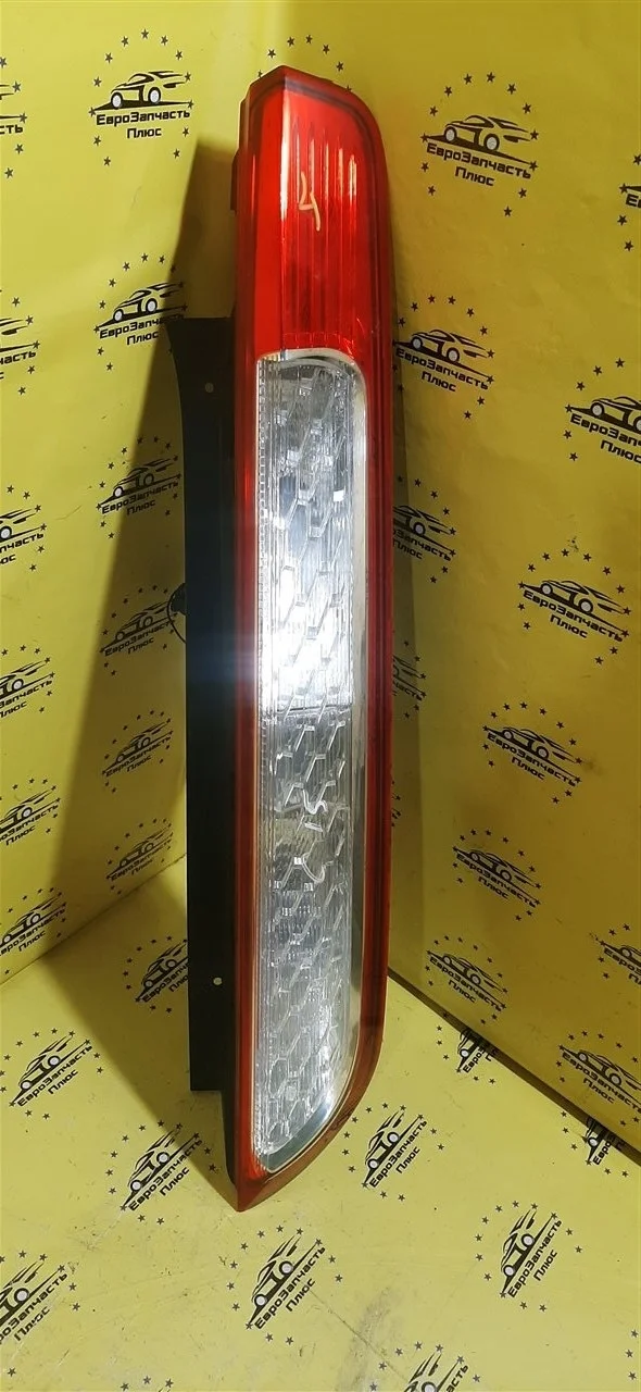Фонарь Ford Focus 2 1520757, задний правый