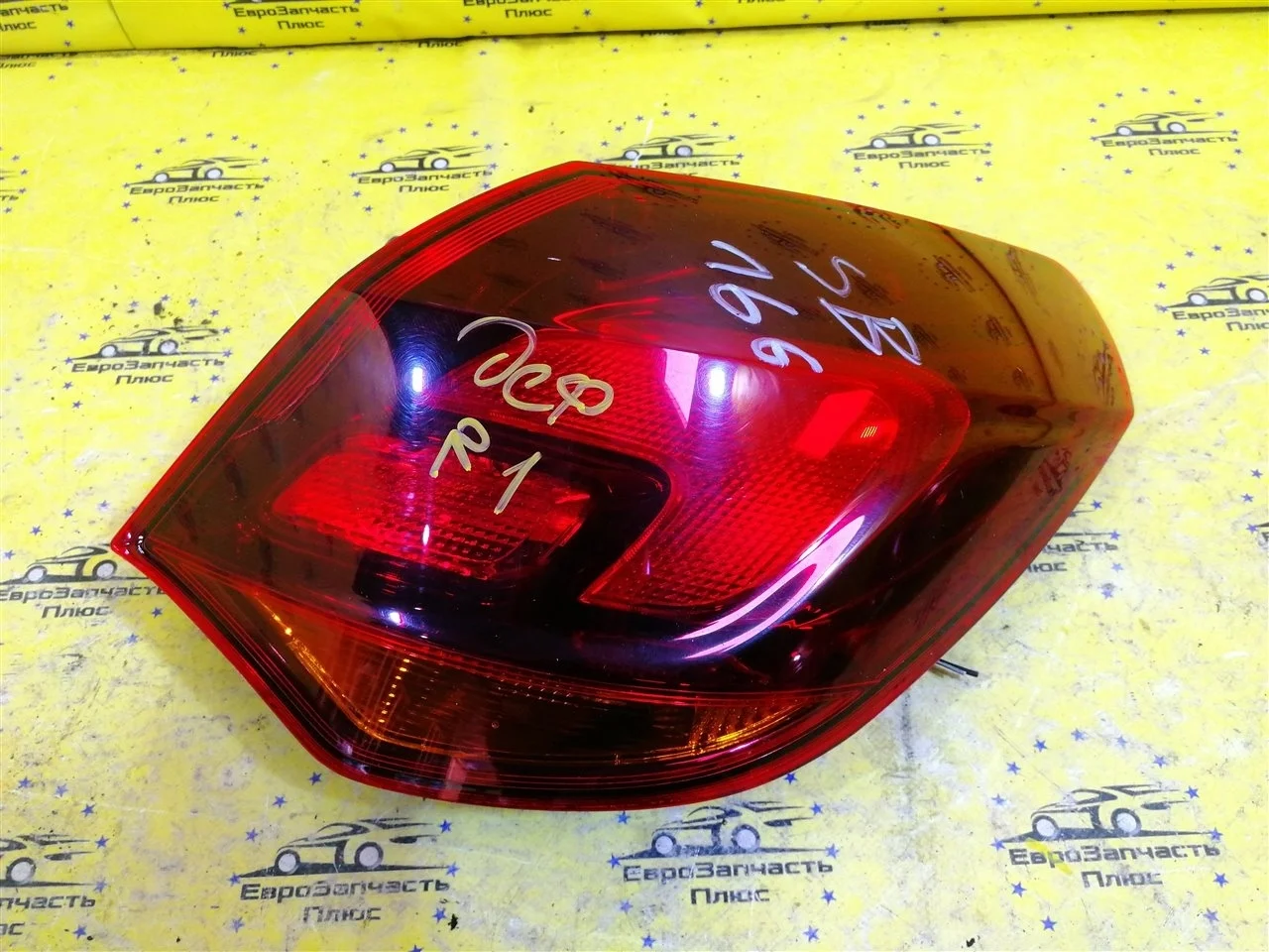 Фонарь дефект Opel Astra 13319948 J, задний правый